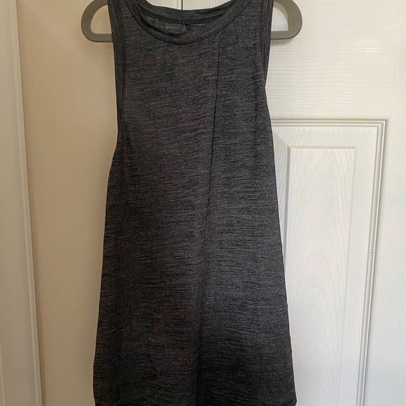 Lululemon workout tank - Picture 2 of 2